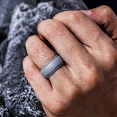 Impegno Ring Finger Ring For Men di nozze del silicone e logo su ordinazione delle donne